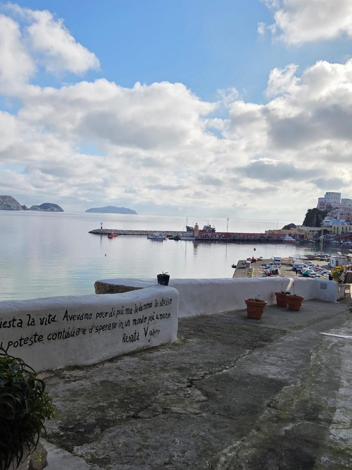 Agenzia Aprea Appartamenti Πόντσα Εξωτερικό φωτογραφία